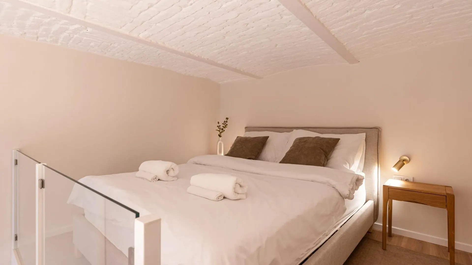 Szerb Boutique Apartments, By Bqa Budapest Bed & Breakfast